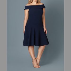 Sample sale! Very well made Navy dress size 14